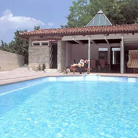 In With Pool And Winery *